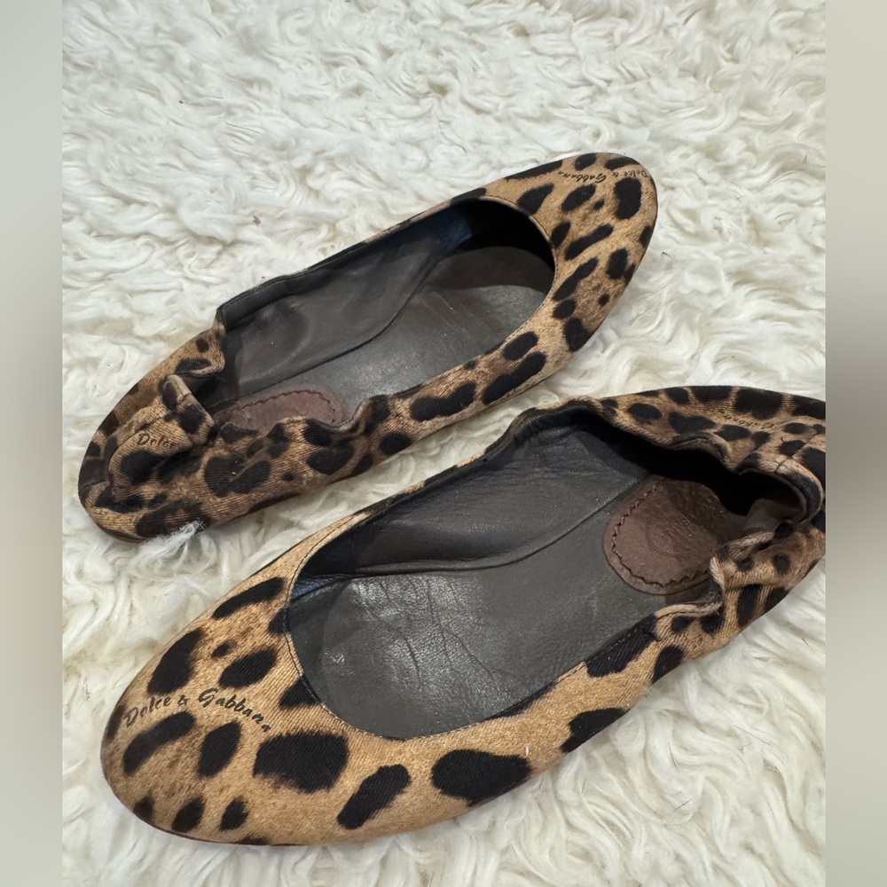 DOLCE & GABANNA leopard ballet flats size 36.5